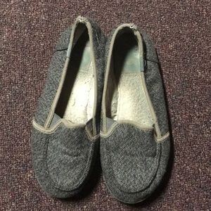 Roxy slip ons
